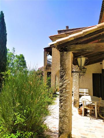 A Callas, magnifique Maison Provencale de 220 m² avec dépendances sur terrain de 3800 mé