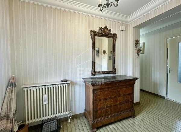 Grande maison familiale - 5 chambres & sous sol total