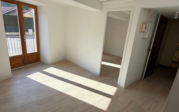 Appartement à louer    2 pièces •  Renage