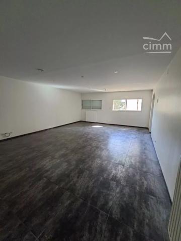 GOLFECH. Maison ancienne rénovée de type V sur terrain clos de 849m²; Double garage indépendant.
