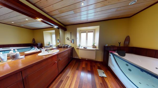 Maison 7 pièces 234 m2