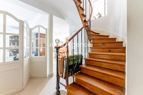 Maison à LE PERREUX-SUR-MARNE, 94170 - 12 pièces 320m²