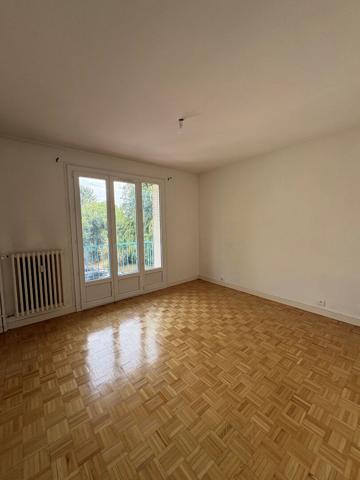 VALENCE CHATEAUVERT 76 M²