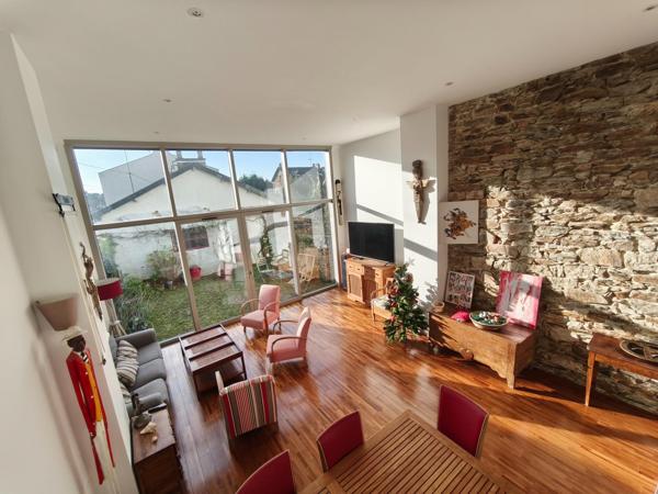 Maison spacieuse et lumineuse, avec séjour cathédrale