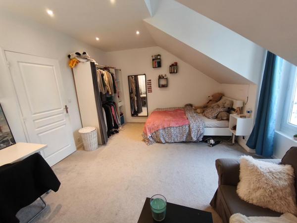 Maison spacieuse et lumineuse, avec séjour cathédrale