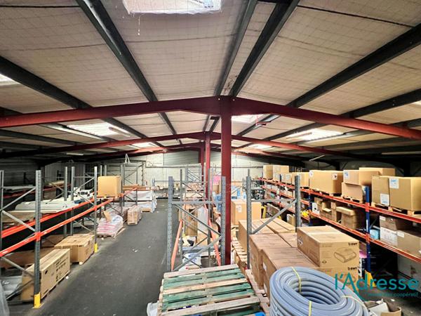 Local d'activité 931 m2