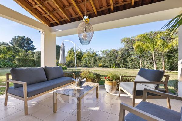 VILLA DANS LE PRESTIGIEUX DOMAINE SÉCURISÉ CANNES GRAND PARC