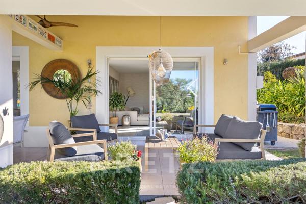 VILLA DANS LE PRESTIGIEUX DOMAINE SÉCURISÉ CANNES GRAND PARC