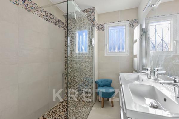 VILLA DANS LE PRESTIGIEUX DOMAINE SÉCURISÉ CANNES GRAND PARC