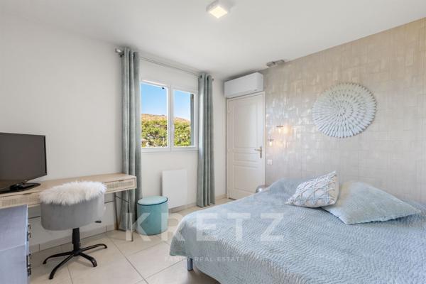 VILLA DANS LE PRESTIGIEUX DOMAINE SÉCURISÉ CANNES GRAND PARC