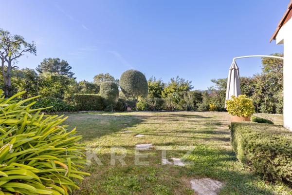 VILLA DANS LE PRESTIGIEUX DOMAINE SÉCURISÉ CANNES GRAND PARC