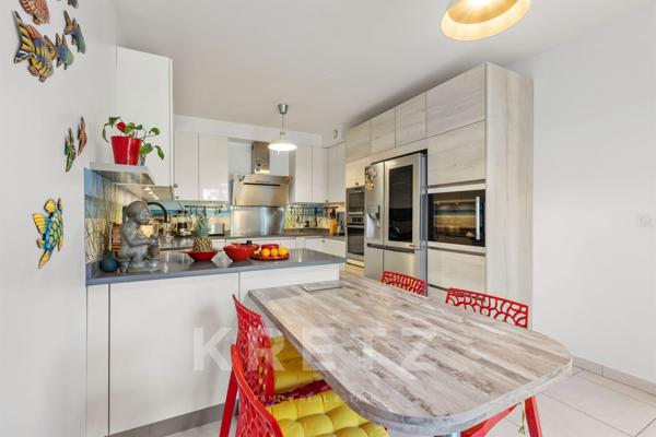 VILLA DANS LE PRESTIGIEUX DOMAINE SÉCURISÉ CANNES GRAND PARC