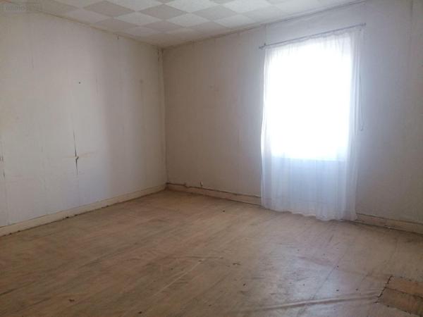 Maison à restaurer à vendre à Marans en Charente-Maritime (17230), ref : VD/584