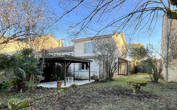 Maison à vendre    4 pièces •  La Rochefoucauld