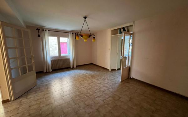 Maison à vendre    4 pièces •  La Rochefoucauld