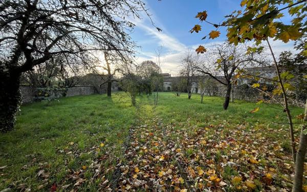 Maison à vendre    4 pièces •  La Rochefoucauld