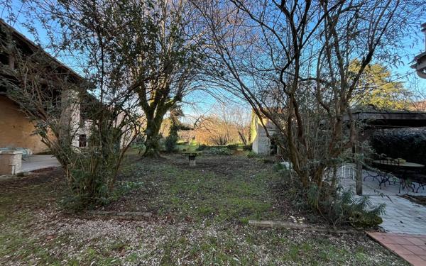 Maison à vendre    4 pièces •  La Rochefoucauld