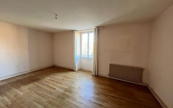 Maison à vendre    4 pièces •  La Rochefoucauld