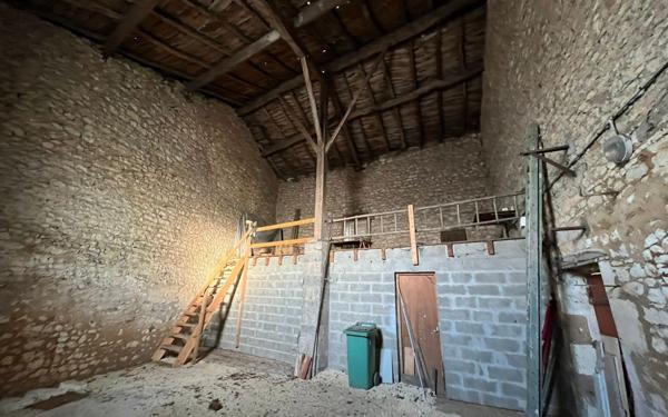 Maison à vendre    4 pièces •  La Rochefoucauld