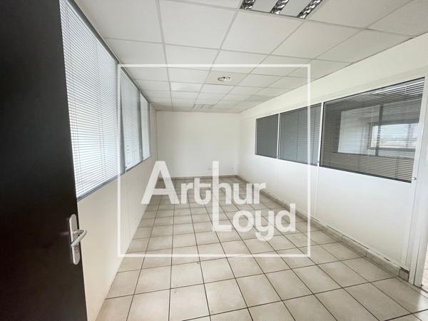 Bureau à louer à Lattes avec espace de stockage et parking privatif
