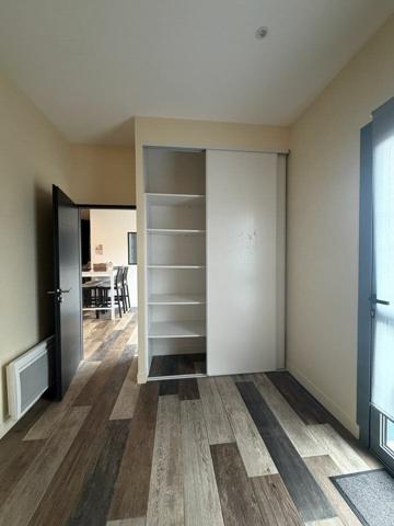 OPPORTUNITÉ RARE DE BUREAU DE 10 M², ACCESSIBLE ET PRÊT À L'EMPLOI.