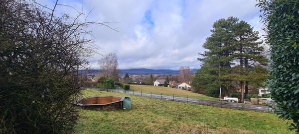 Maison familiale sur terrain d'environ 15 ares