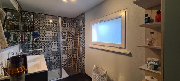 Maison familiale sur terrain d'environ 15 ares