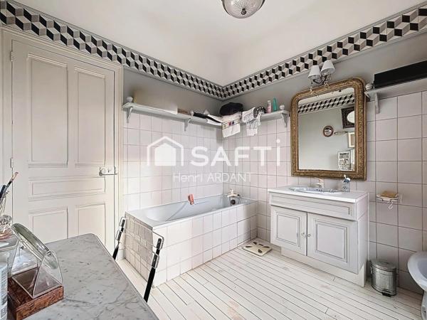 Maison bourgeoise CENTRE-VILLE LIMOGES ! RARE