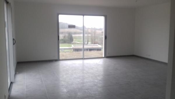 Belle villa de plain-pied avec garage et jardin Montréal (11290)