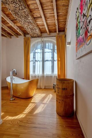 CHÂTEAU ENTIEREMENT RENOVE Figeac