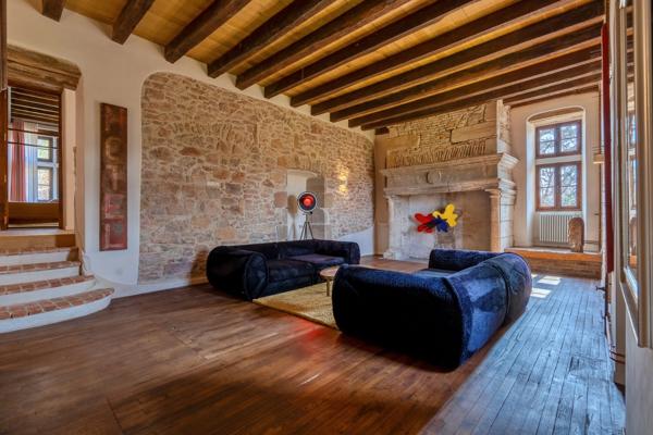 CHÂTEAU ENTIEREMENT RENOVE Figeac
