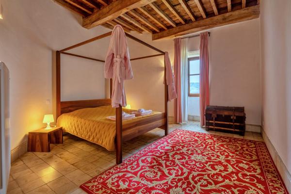 CHÂTEAU ENTIEREMENT RENOVE Figeac