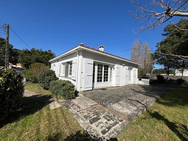 Maison familiale sous les pins de la Grière !