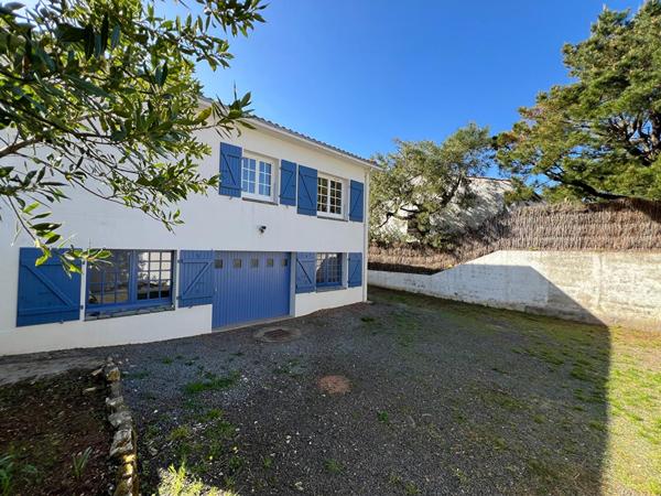 Maison familiale sous les pins de la Grière !