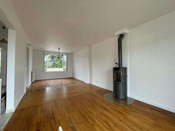 Maison Nantes Longchamp 146.07 m2, 4chambres, sous sol complet, jardin clos, garage