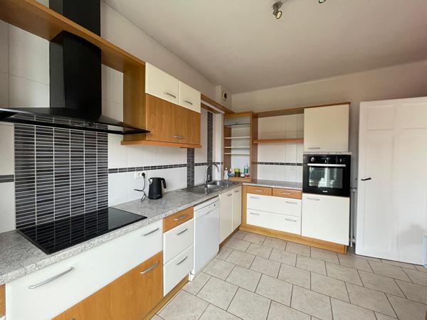 Maison Nantes Longchamp 146.07 m2, 4chambres, sous sol complet, jardin clos, garage
