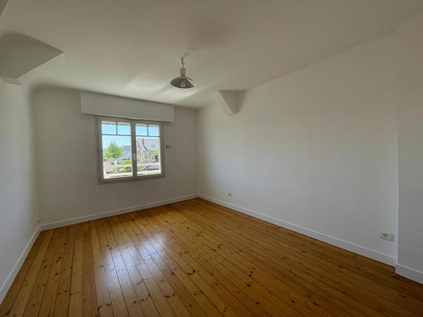 Maison Nantes Longchamp 146.07 m2, 4chambres, sous sol complet, jardin clos, garage