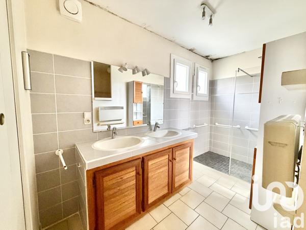 Maison à vendre 6 pièces 152 m² Nîmes-Saint-Césaire