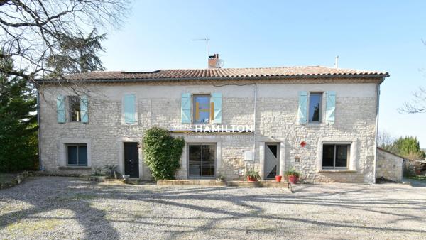 CHARMANTE PROPRIETE AVEC PRAIRIES, PISCINE, GARAGE ET BATIMENTS ANNEXES Cordes sur ciel