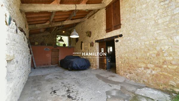 CHARMANTE PROPRIETE AVEC PRAIRIES, PISCINE, GARAGE ET BATIMENTS ANNEXES Cordes sur ciel