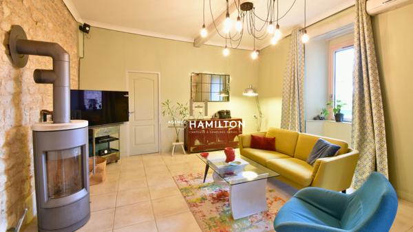 CHARMANTE PROPRIETE AVEC PRAIRIES, PISCINE, GARAGE ET BATIMENTS ANNEXES Cordes sur ciel
