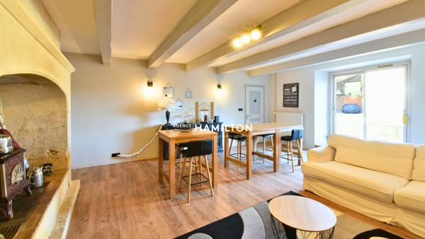 CHARMANTE PROPRIETE AVEC PRAIRIES, PISCINE, GARAGE ET BATIMENTS ANNEXES Cordes sur ciel