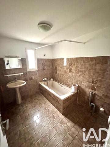 Maison à vendre 14 pièces 219 m² Montauban-de-Bretagne