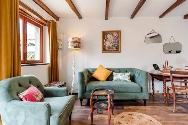 Corps de ferme rénové avec gite et autre gite-atelier indépe