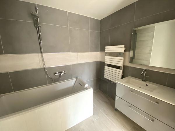 Lot de 2 Appartements DIJON 5 Pièces 163.12 m² dans hôtel particulier
