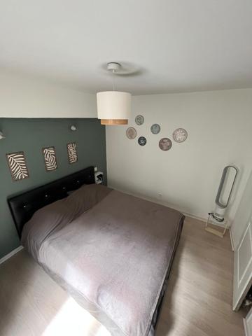 GRAND APPARTEMENT AVEC BEAUX VOLUMES