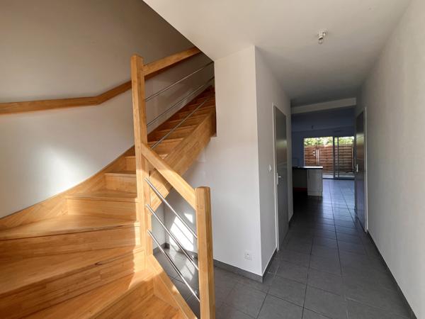 Maison
                                                                                                                                                                                                                                                                                                                        4 pièce(s)                                                                                                                                                                                                          3 chambre(s)                                                                                                                                                                                                          84.4  m²