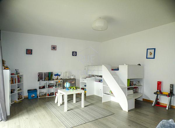 86110 MIREBEAU Maison Mirebeau - 315.96 m2