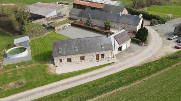 Propriété sur 2 ha 31 avec plan d'eau à Javron les Chapelles
