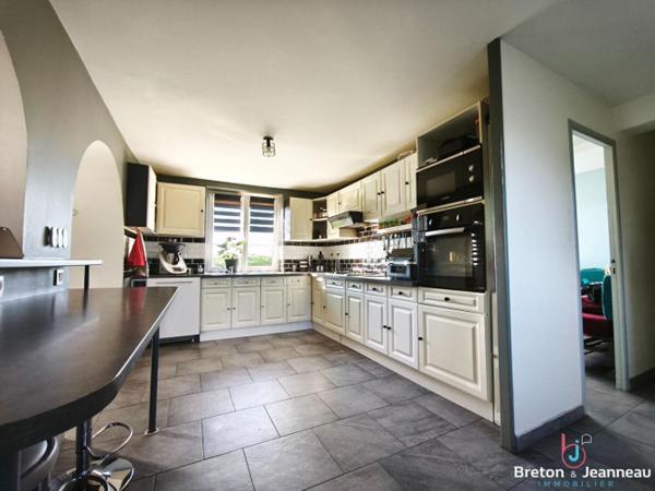 Propriété sur 2 ha 31 avec plan d'eau à Javron les Chapelles